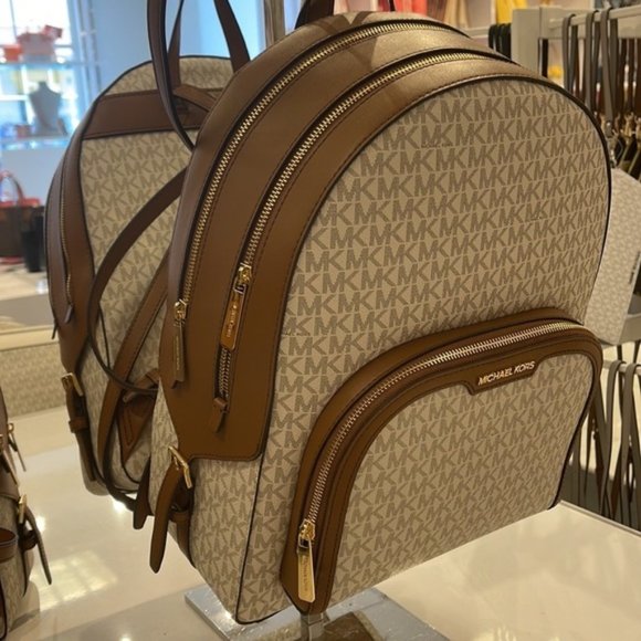 Michael Kors Jaycee Large Zip Pocket Backpack Vanilla - Picture 1 of 16